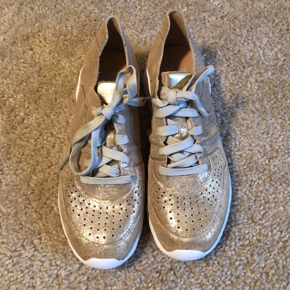 Ugg Women’s Tye Stardust Gold Sneaker 8.5 - Picture 2 of 7